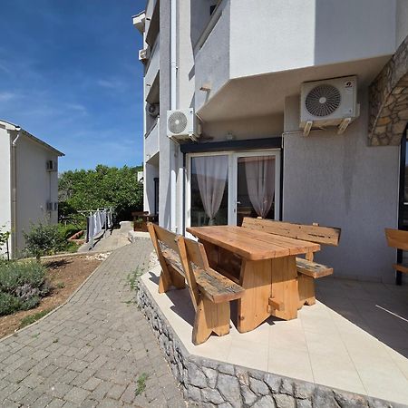Apartments Leticia I Baska  Exterior photo