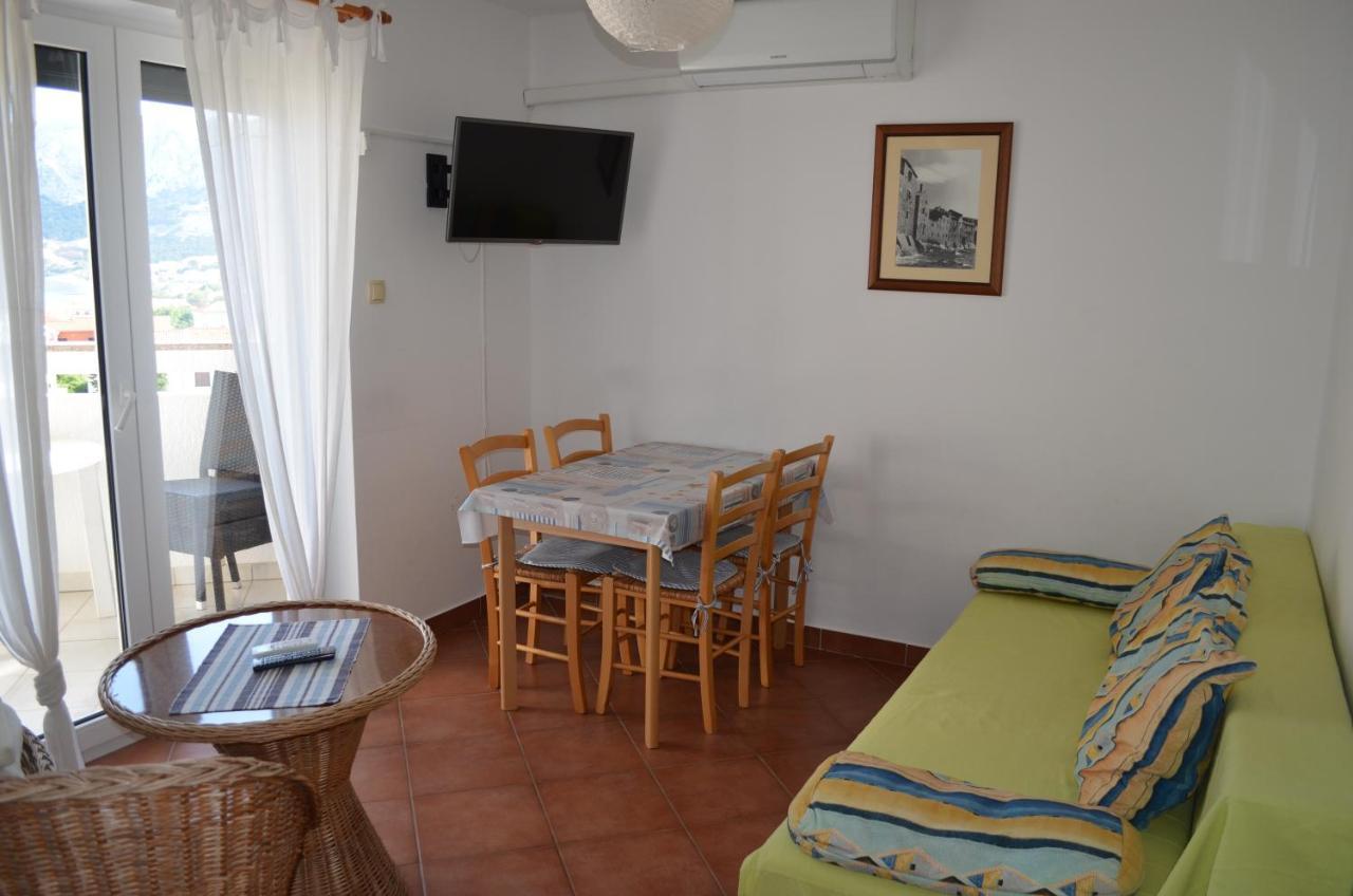 Apartments Leticia I Baska  Exterior photo
