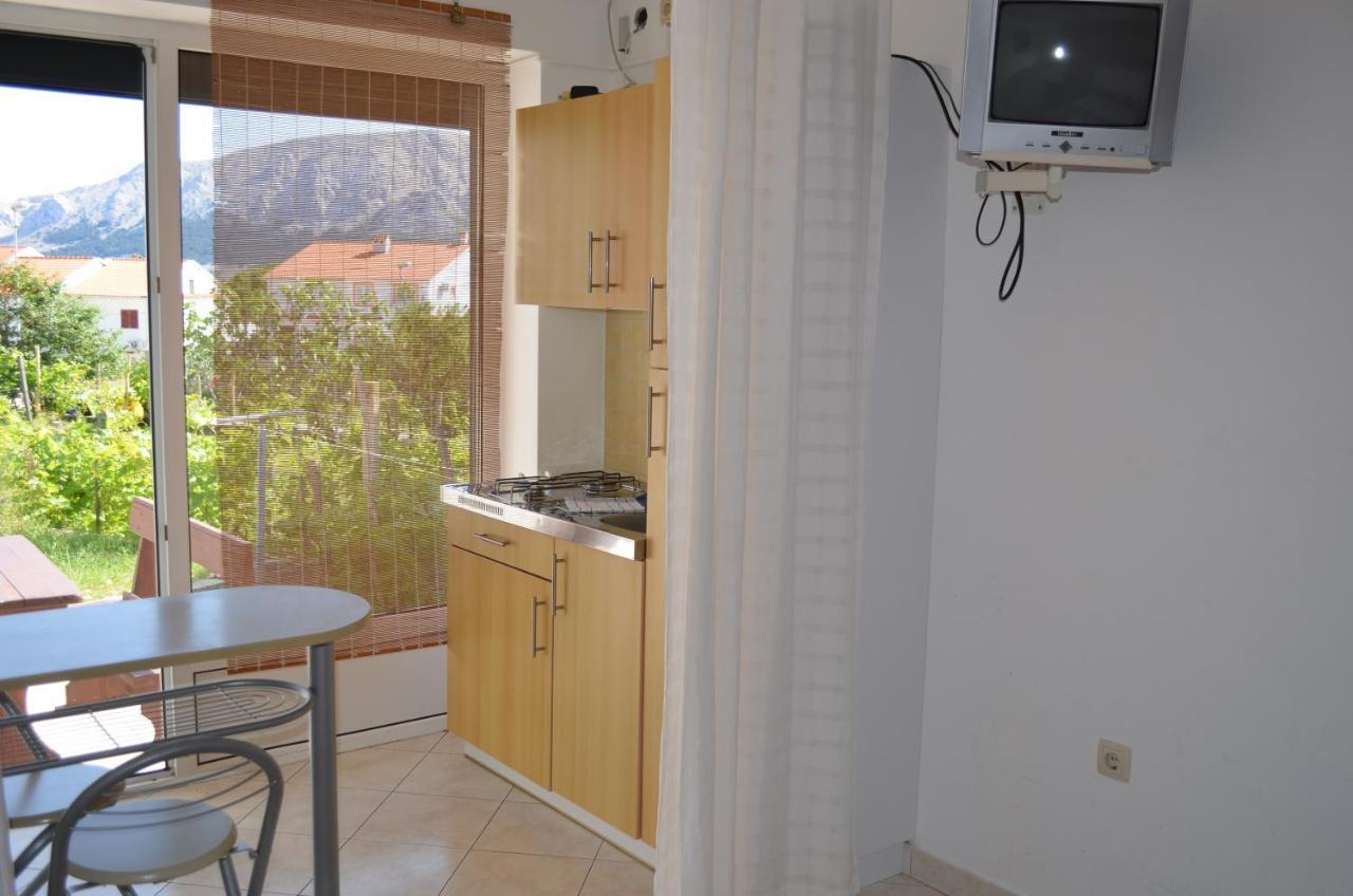 Apartments Leticia I Baska  Exterior photo
