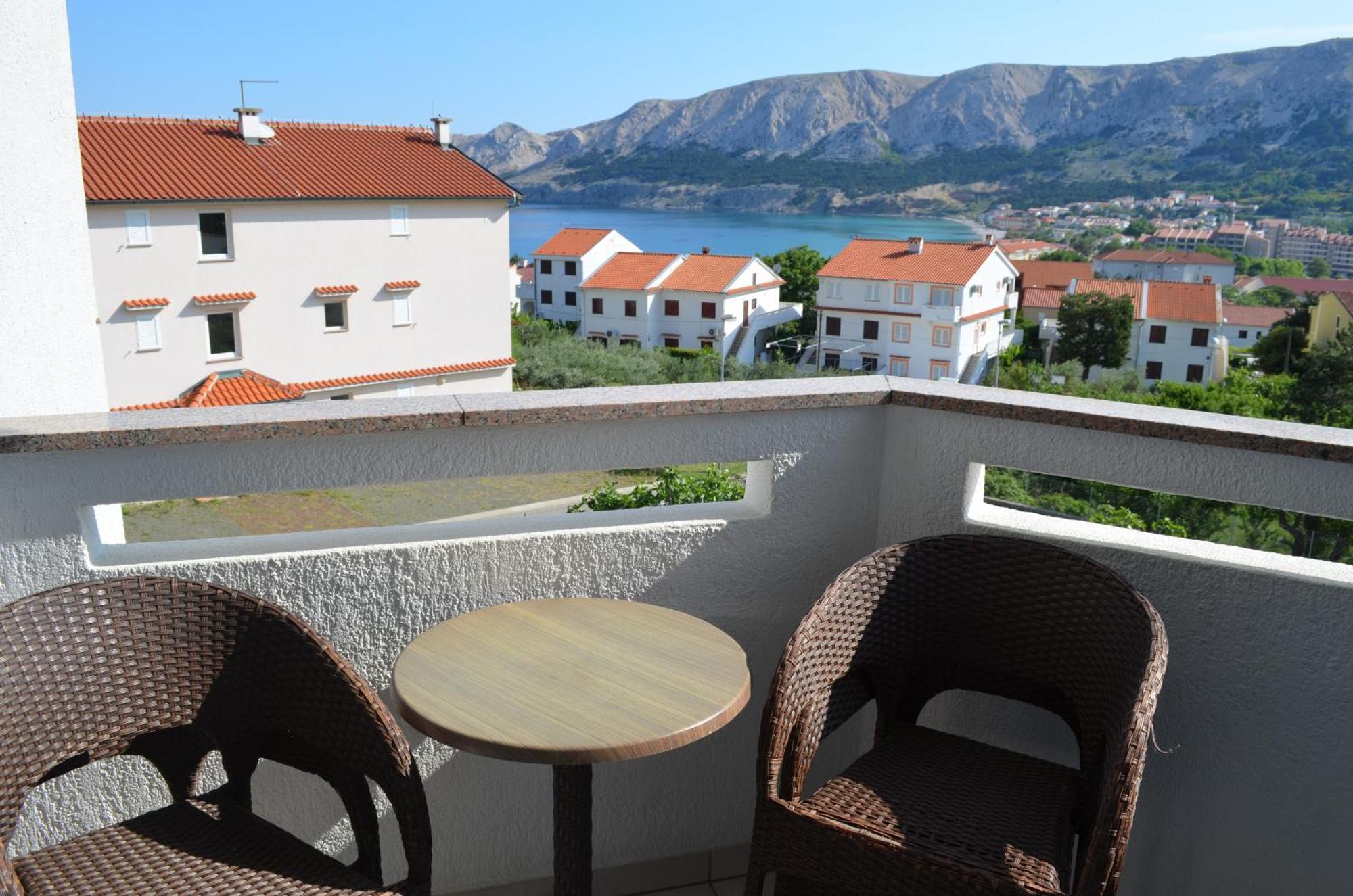 Apartments Leticia I Baska  Exterior photo