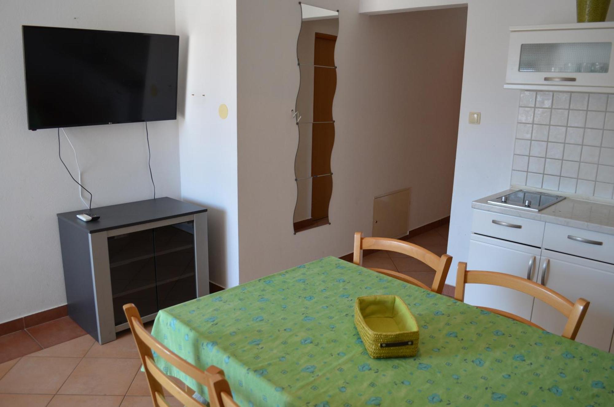 Apartments Leticia I Baska  Exterior photo