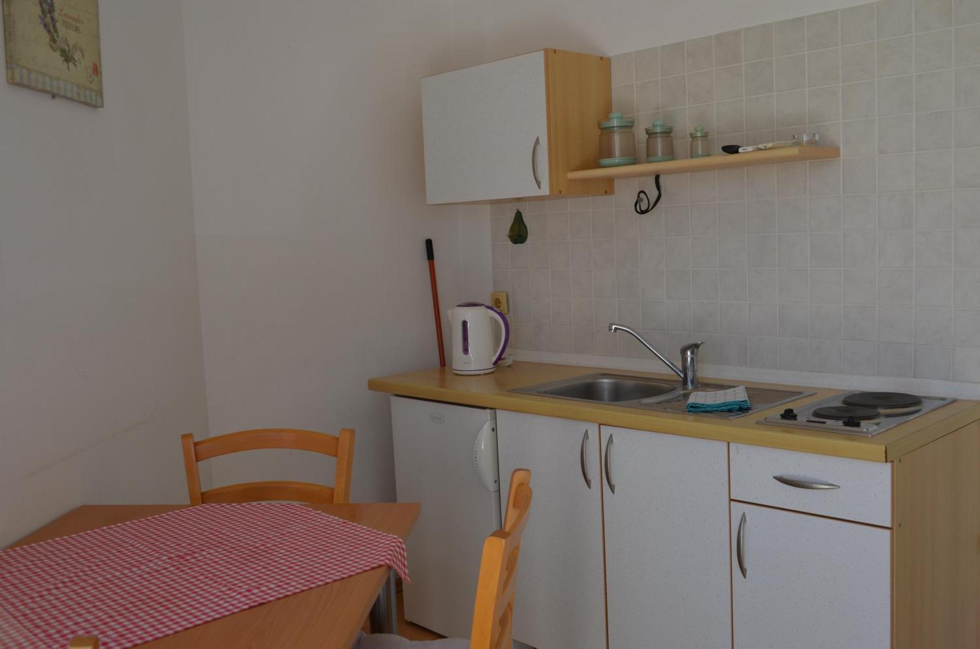 Apartments Leticia I Baska  Exterior photo